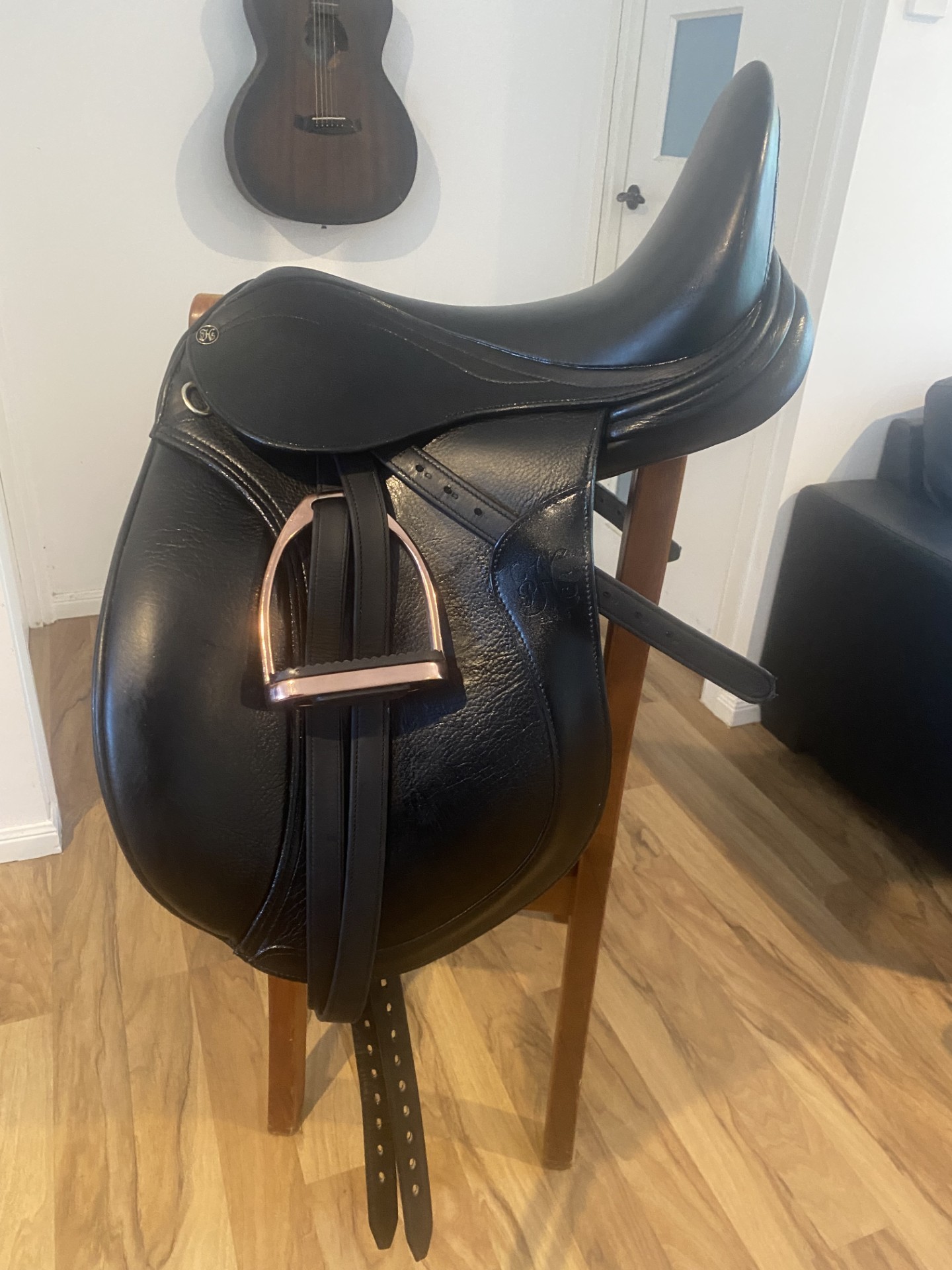 Dressage Saddle Peter Horobin Stride Free Kitzbühel 17". As New with tag.
